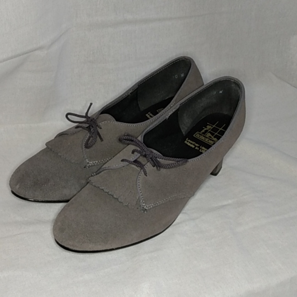 Tictactoes leather gray heels size 10W